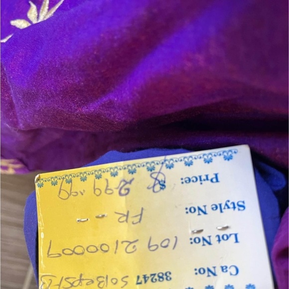 Women Lehenga - Picture 7 of 9